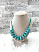 Load image into Gallery viewer, Blue Summer Necklace
