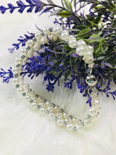 Load image into Gallery viewer, White Pearl Bracelet

